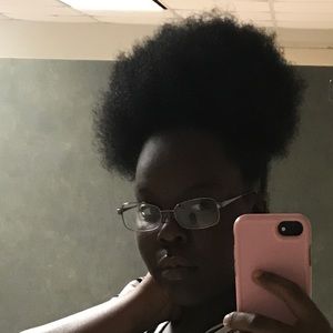 Meet your Posher, Ashley